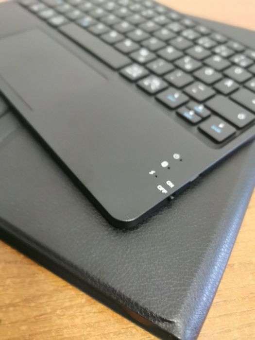 Husa ipad 11 " / 10,9"  Bluetooth cu tastatură magnetica