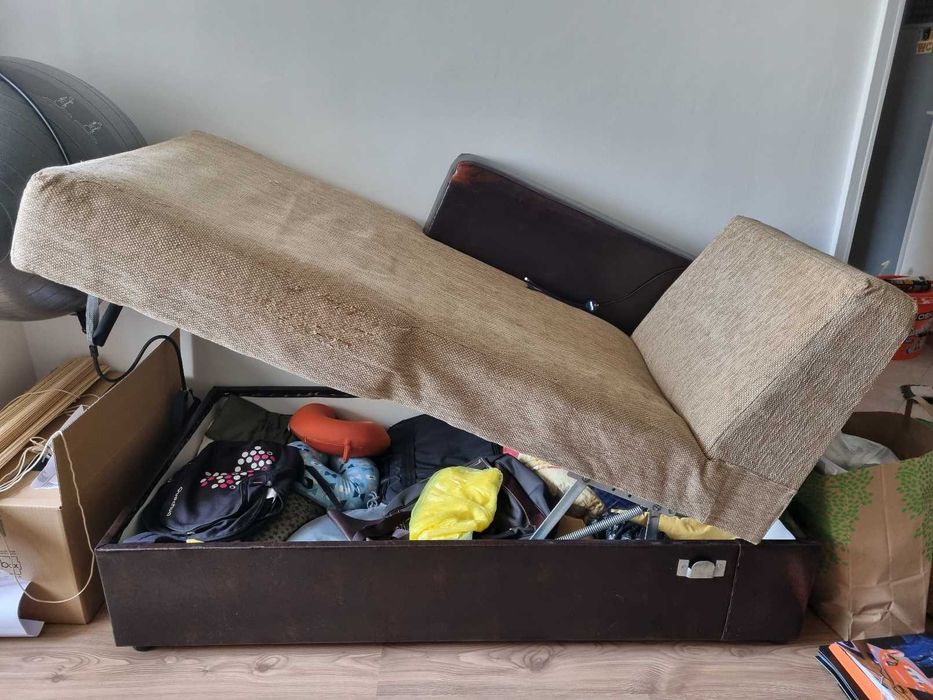 Vand coltar extensibil, cu lada + 2 tabureti