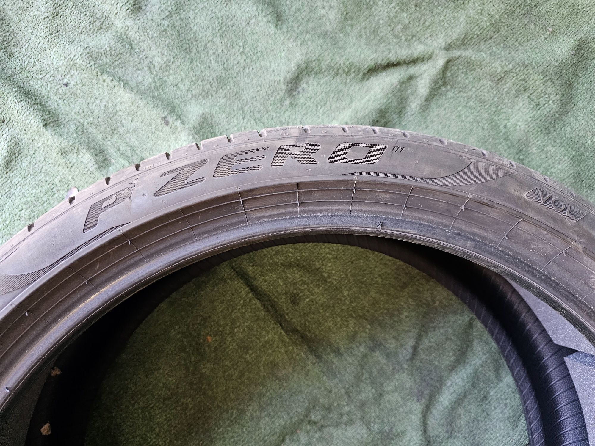 1x 275 35 22 vara pirelli