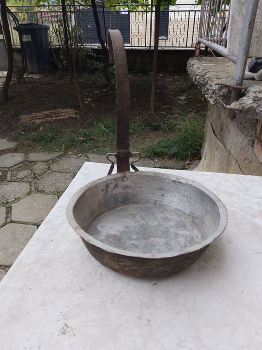Продавам медни калайдисани съдове.