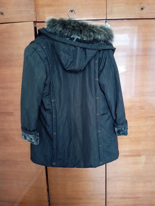 Полупальто со стеганной подкладкой. Чёрное с мехом