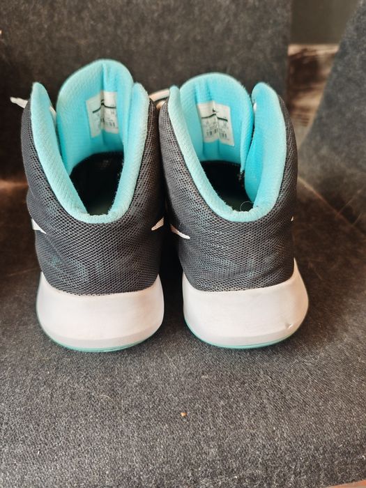 Vând adidași Nike Air mărimea 44