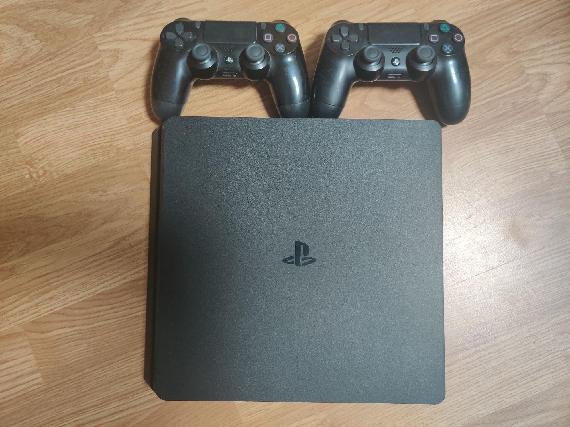 Consola joc PS4 slim 1tb