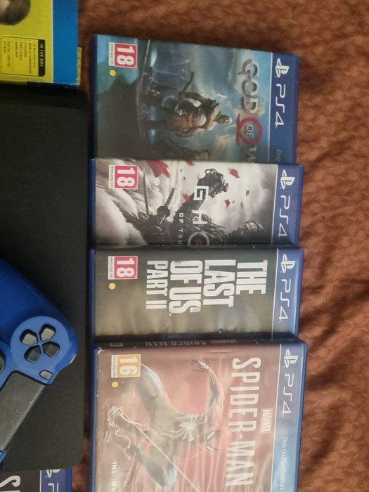 Vand ps4 slim + 6 jocuri + 2 controllere(se vand si separat)