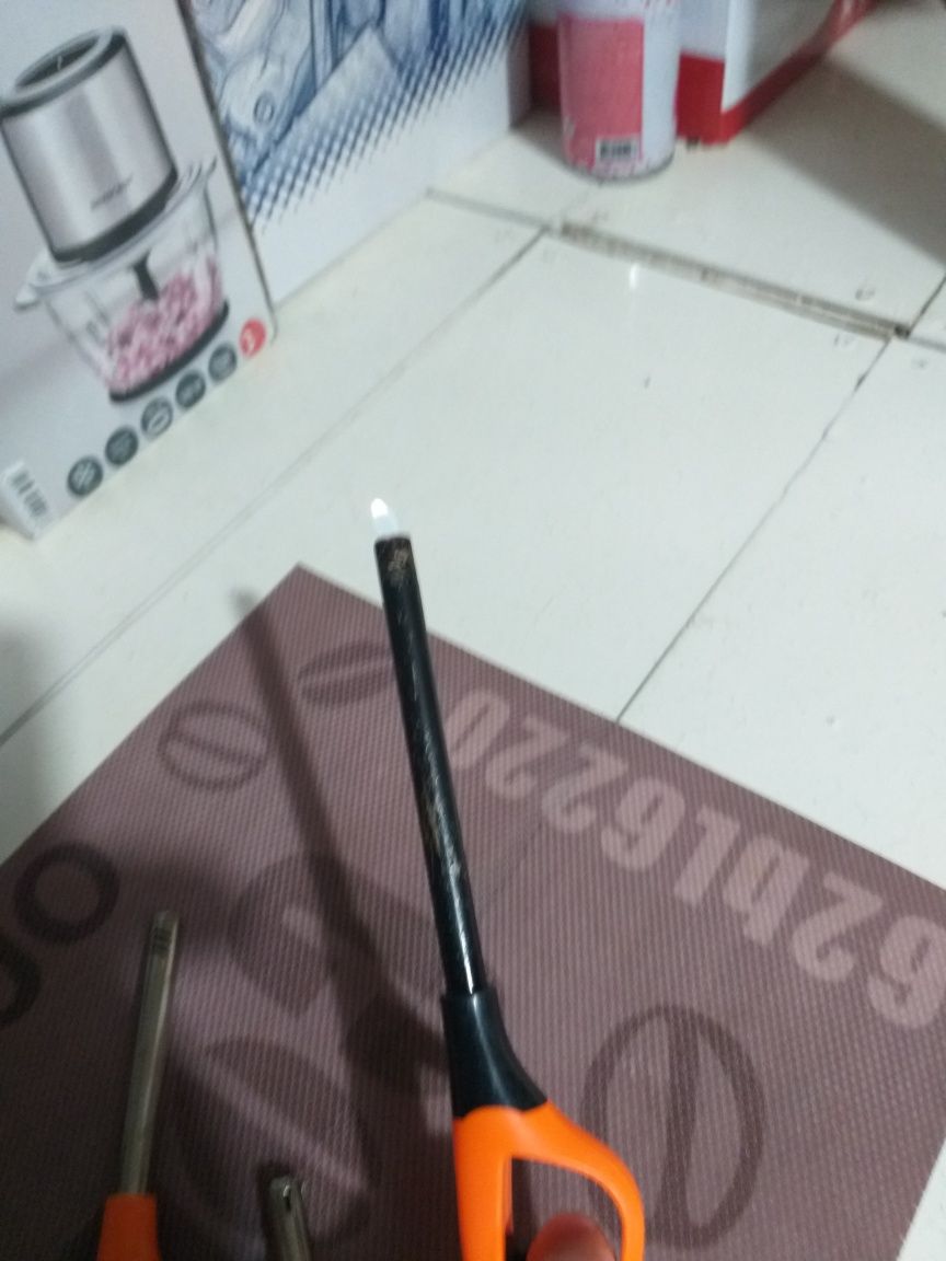 Brichete de Aprins Rencarcabile Cu Gaz