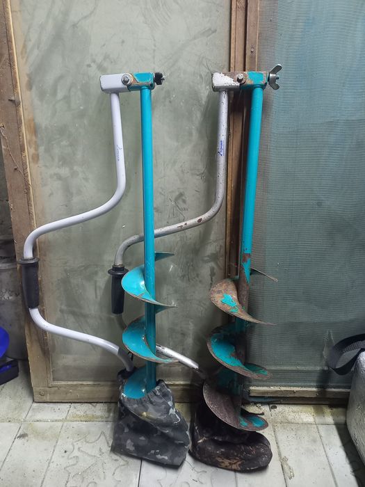 продам два ледобура