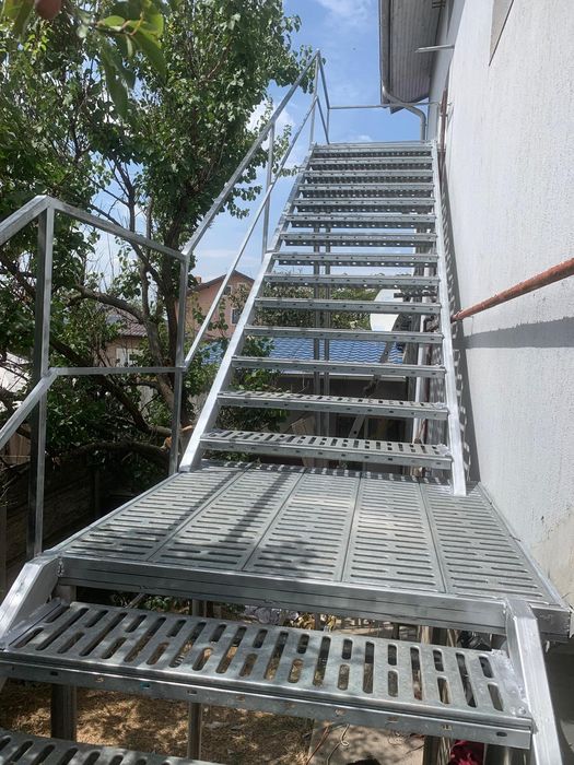Scara metalica zincata exterioara pt  casa , beci și incendiu ISU