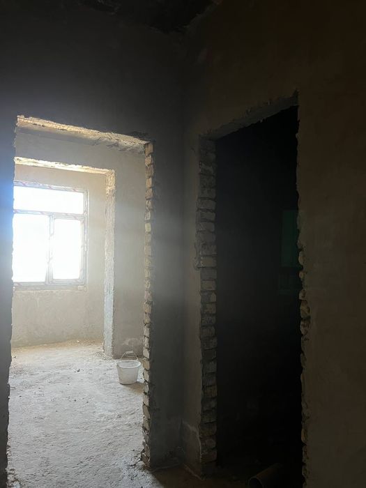 6микрда 1хонали новостройка сотилади