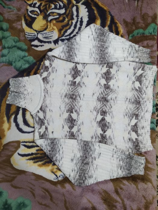 Продаю свитер размер 48 50