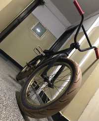 Bmx custom black la schimb pentru un dirt jump bike