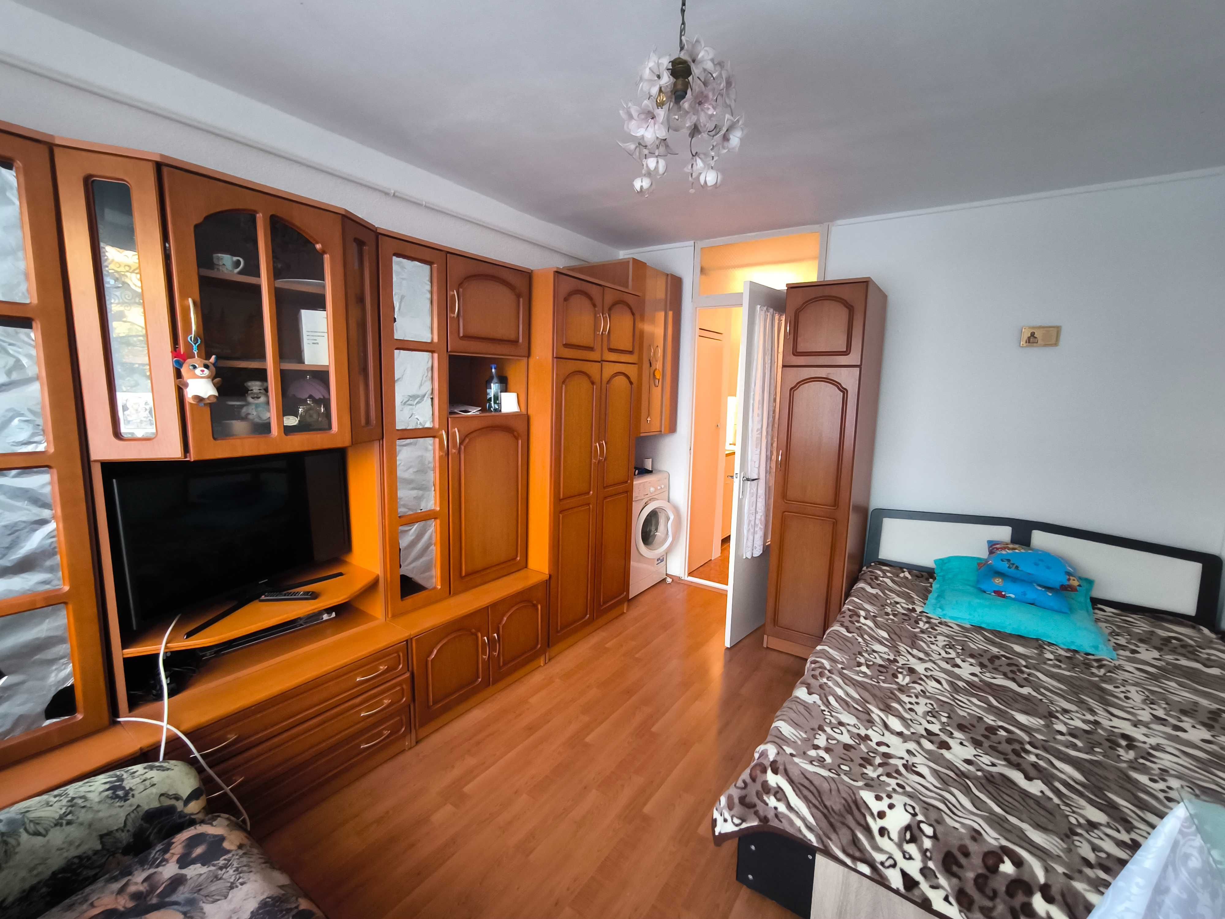 Închiriez camera de cămin!!!
