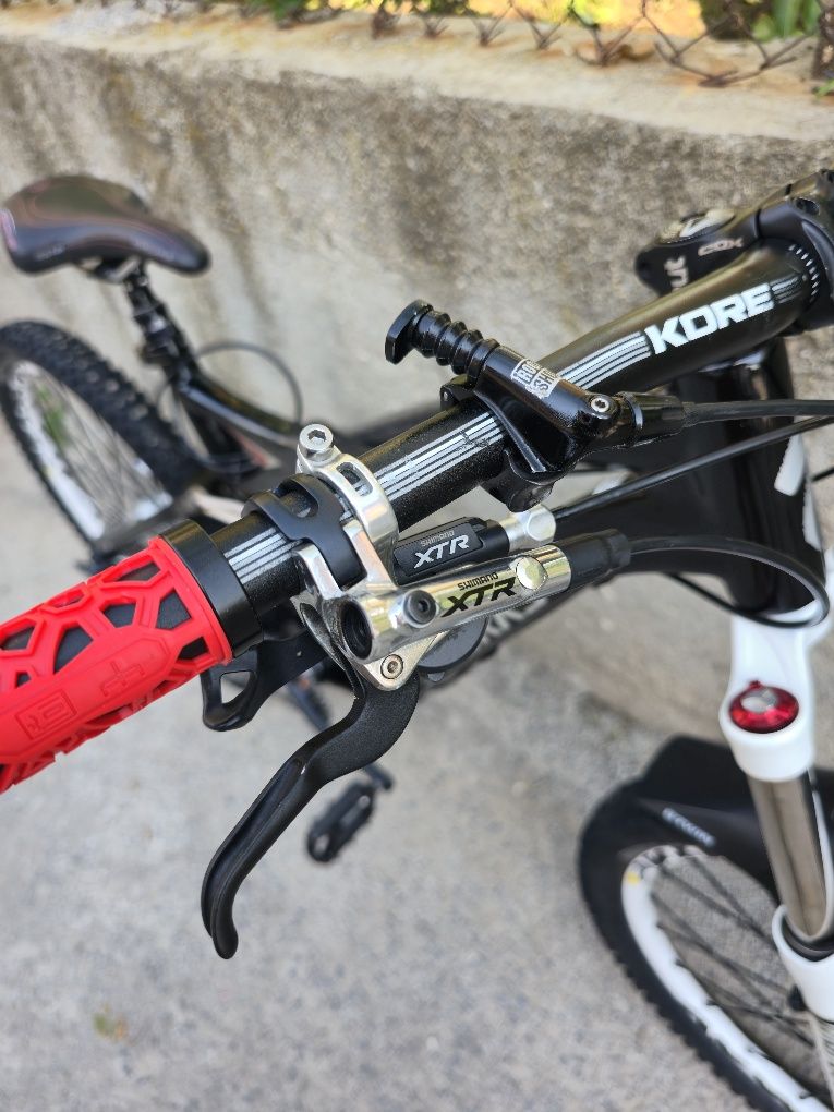 Specialized Enduro 26 цола XTR 1x10 Marzocchi Bomber Карбонов Обслужен