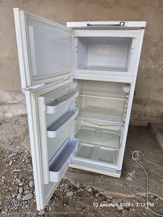 Продам холодильник Indesit