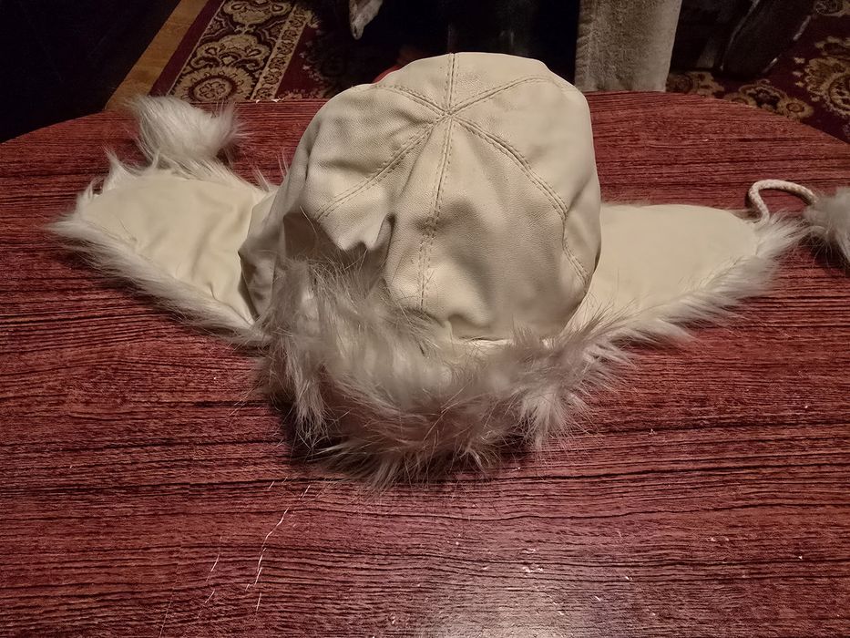 Caciula imblanita dama