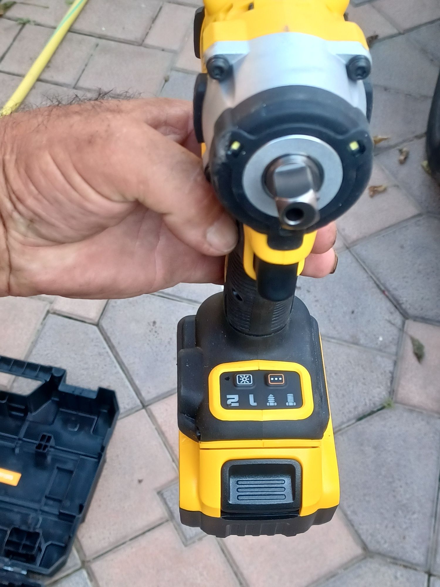 Impact  DEWALT  cu pătrat  1/2 nou 0 km fabr. 2024