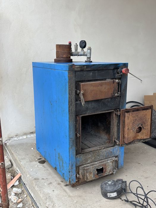 Vand centrală pe lemne