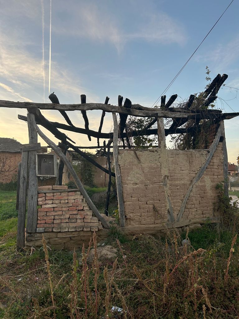 Продава се Къща в с. Торос, Област Ловеч - 598 кв.м за 22 €/кв.м - Снимка #2