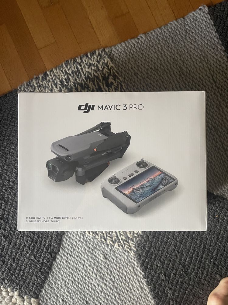 DJI Mavic 3 Pro Fly More Combo (DJI RC)