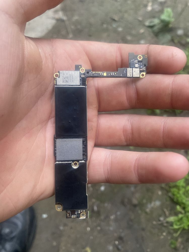 Плата на iphone 7