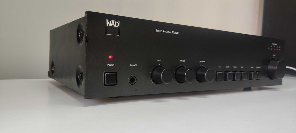 NAD 3020 B amplificator stereo de legenda