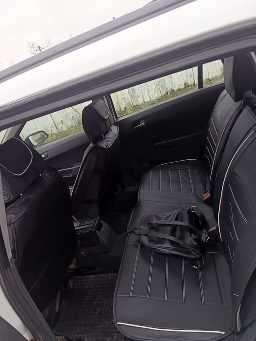 Vând sau schimb Opel Astra h 17