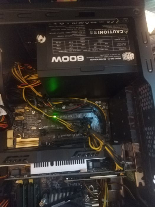 Vand un pc i5 cu hard de 1 tb 16 gb de ramii