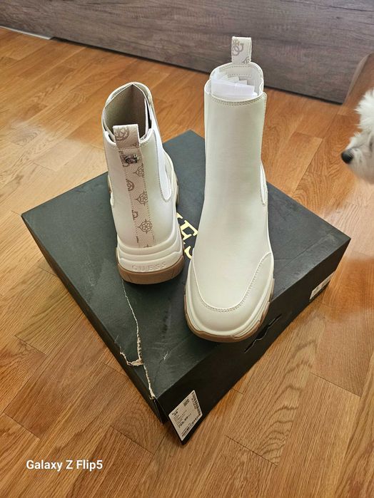 Дамски боти Guess