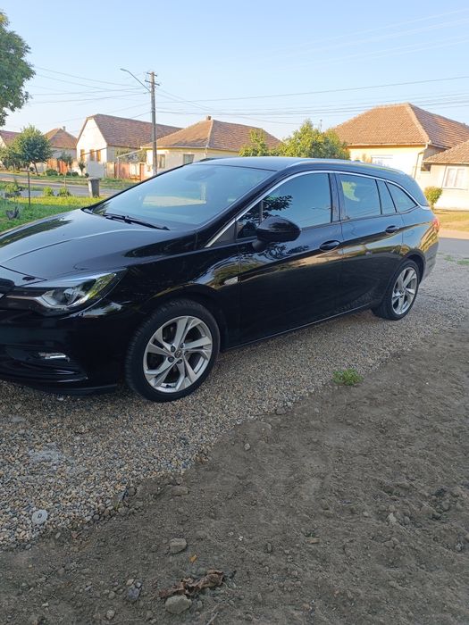 Se vinde Opel Astra K Sport Tourer + +