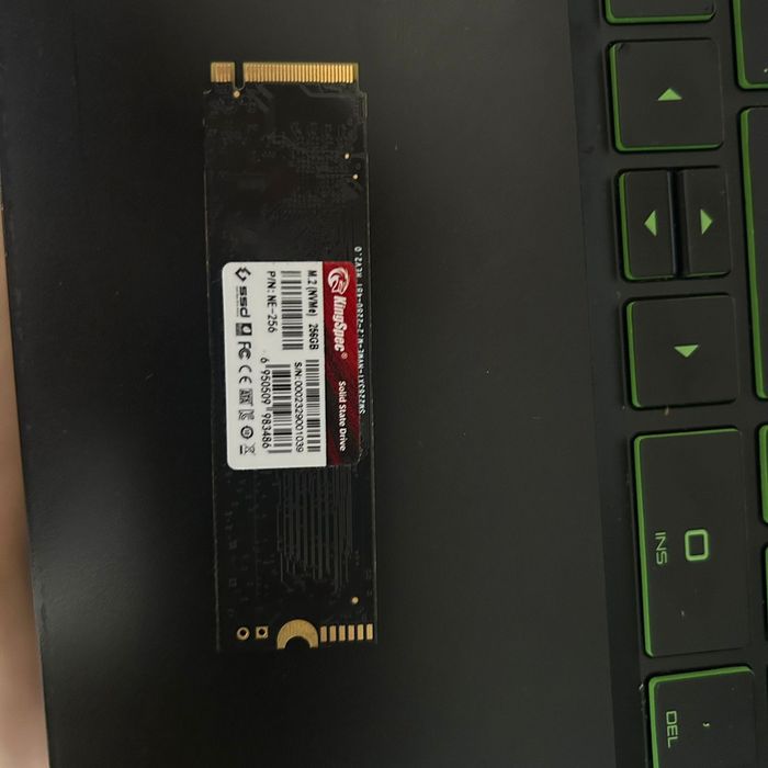 Продам SSD NVME 256GB,