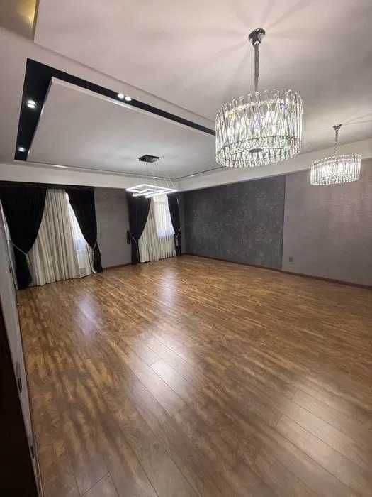 Текстильный, 3/8/8, 134м2 Ориентир: Шота Руставели 82, 2-я линия !!