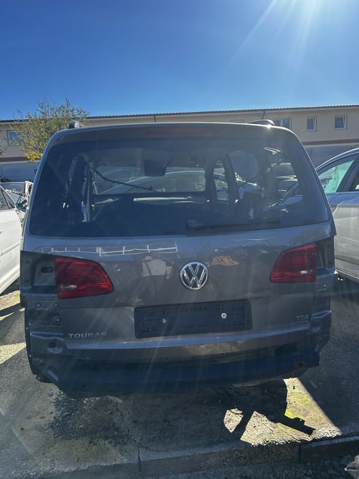 Haion cu lunetă Volkswagen Touran 2012