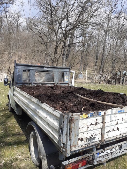 Aduc la comanda gunoi de grajd