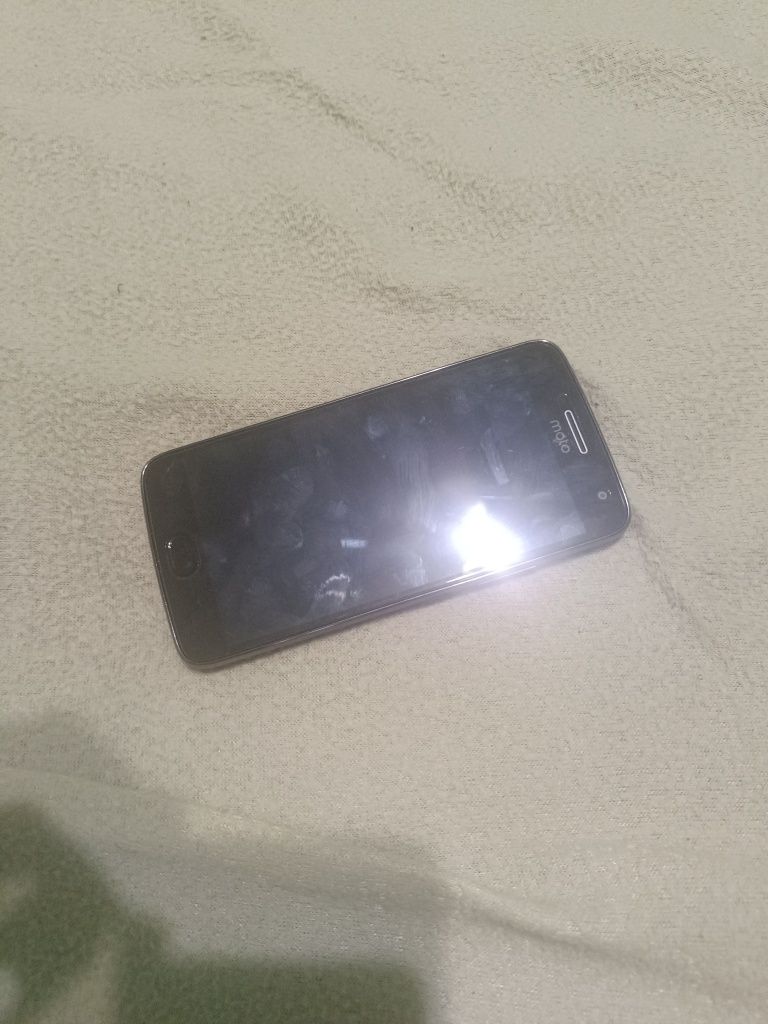Продавам Motorola g5 plus