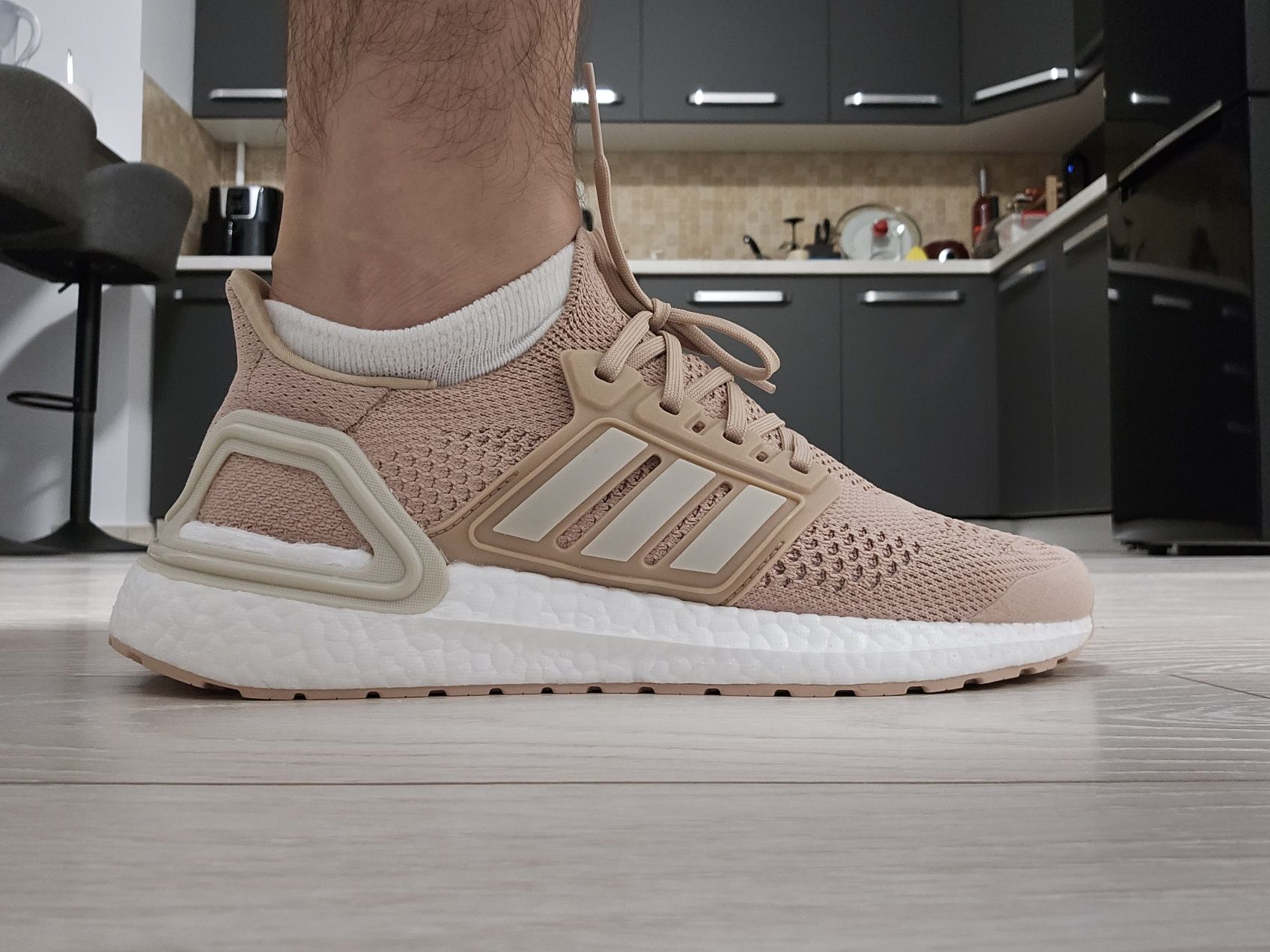 Adidasi Adidas Ultraboost (noi)