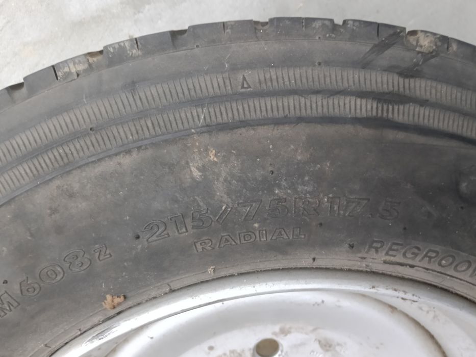 Vând 2 roti pe 17.5