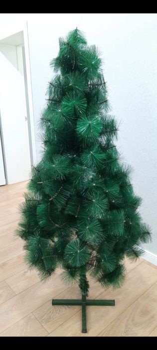 Искусственная новогодняя елка