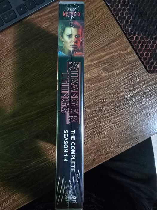 Stranger Things sezoanele 1-4 DVD | negociabil