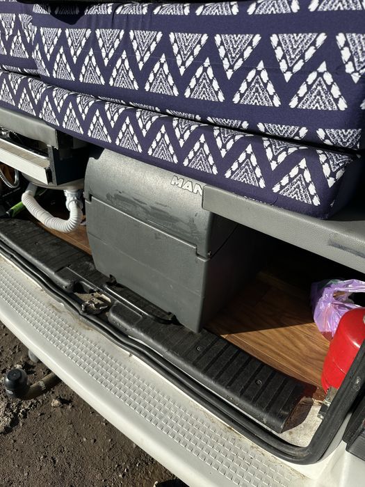 Хладилник 12/24 волта за кемпер, бус, камион