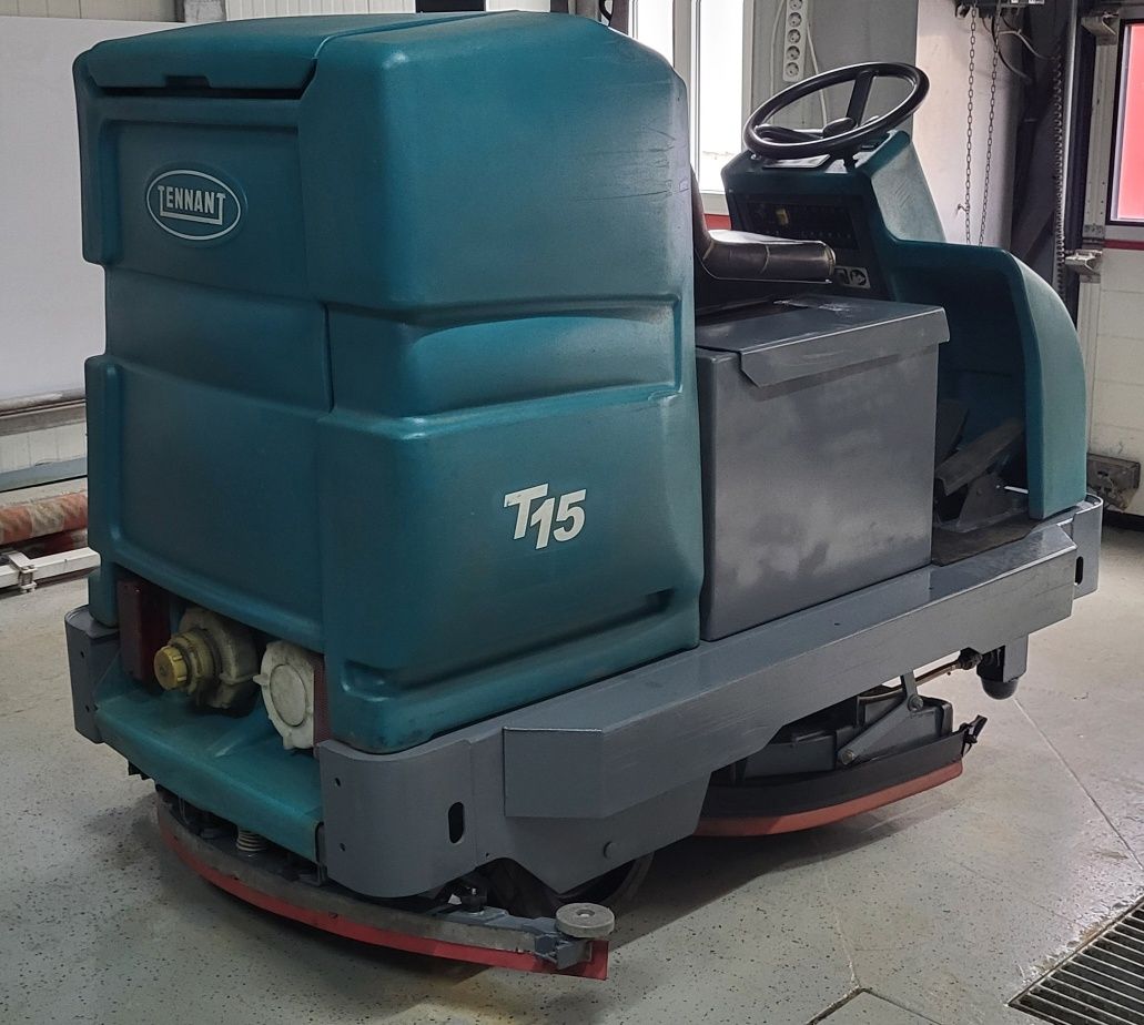 Masina spalat pardoseli industriala  Tennant