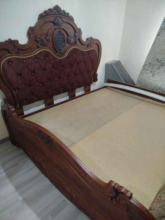 Продаётся спальный гарнитур