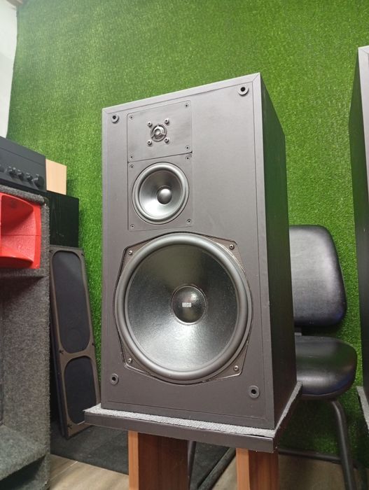 Тонколони HECO Interior 330S