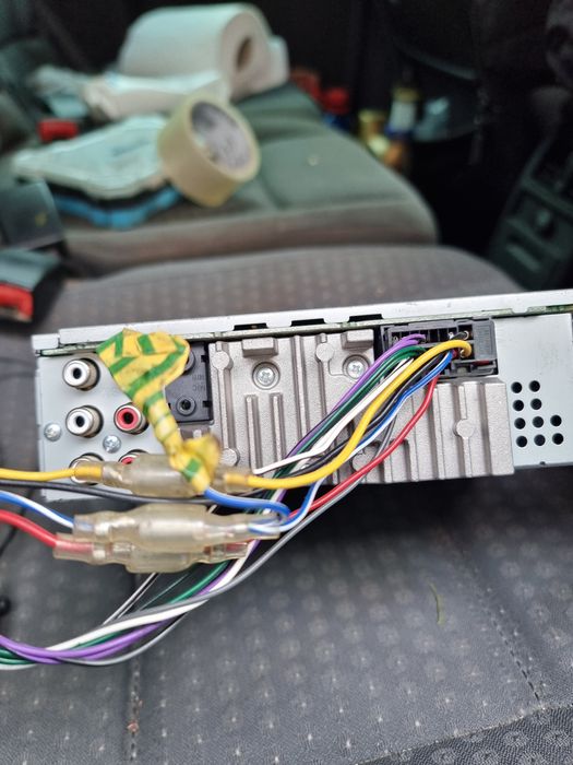 Vând  casetofon  Pioneer   cu CD,RADIO,USB,BLUETOOTH