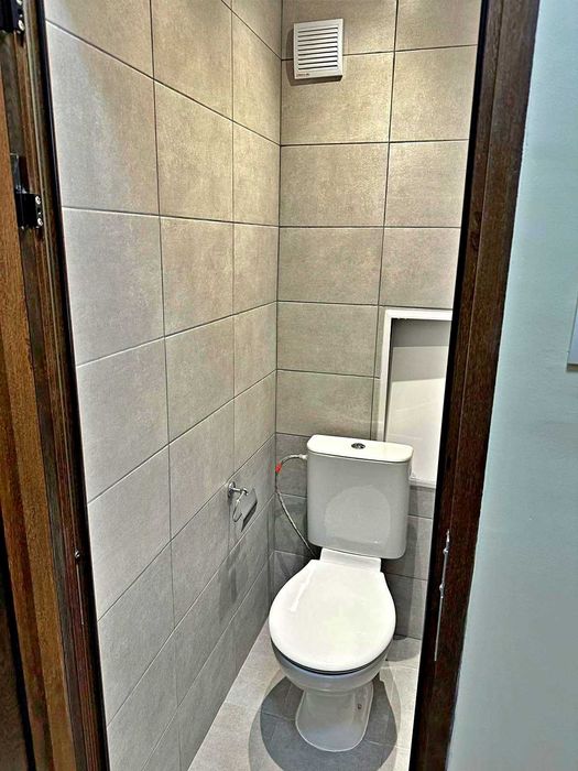 Продава се Двустаен апартамент в София, Толстой - 70 кв.м за 2000 €/кв.м - Снимка #2