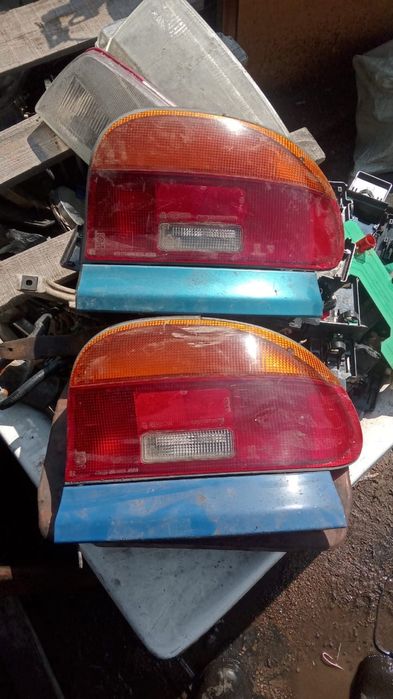 Продам здний фонарь мазда 121