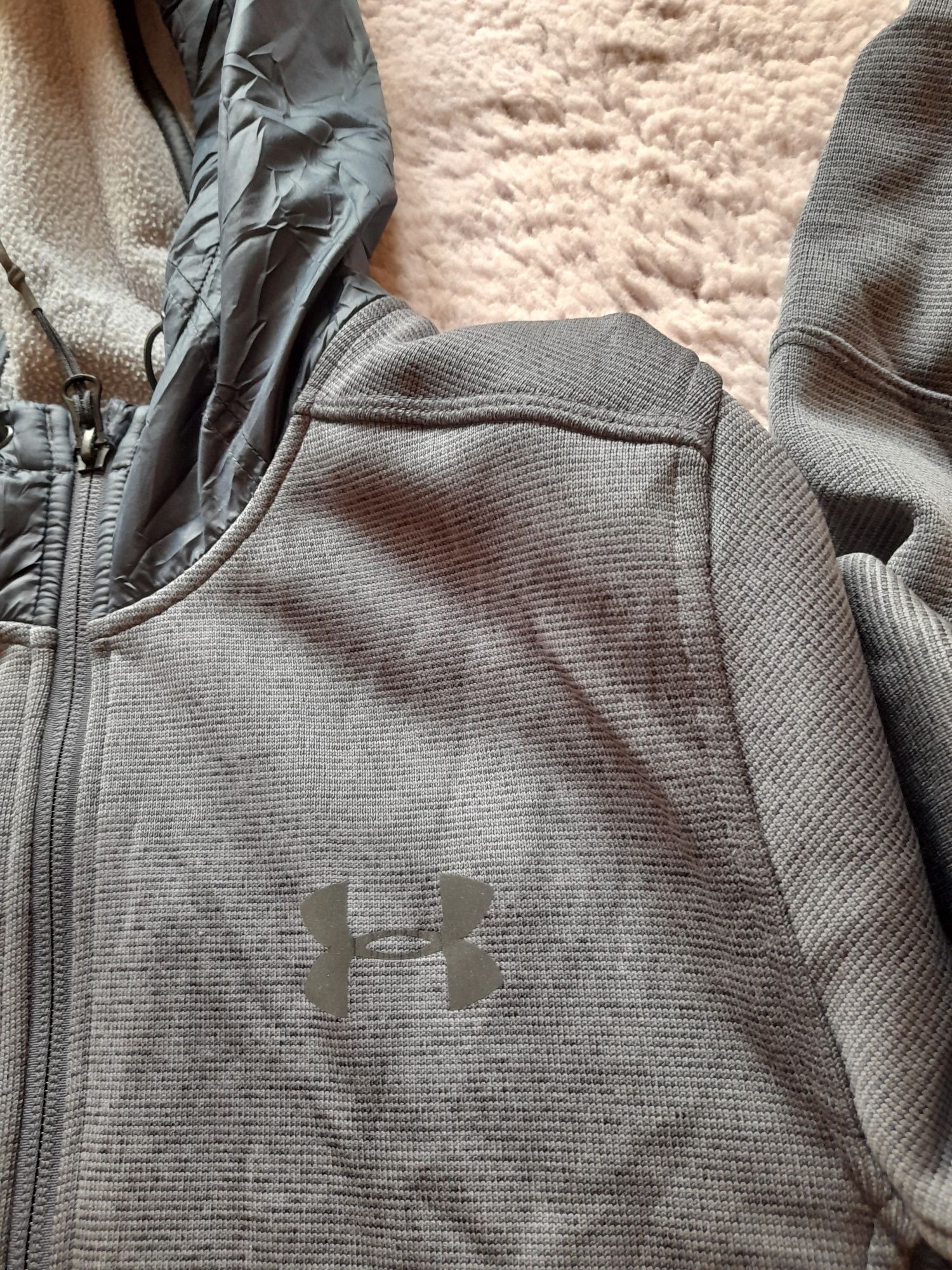 Under armour мъжко яке S размер.