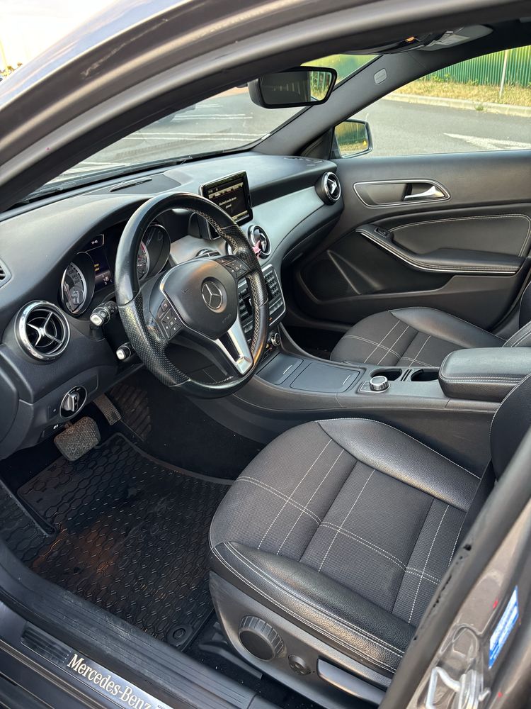 Mercedes Benz GLA 220 4Matic