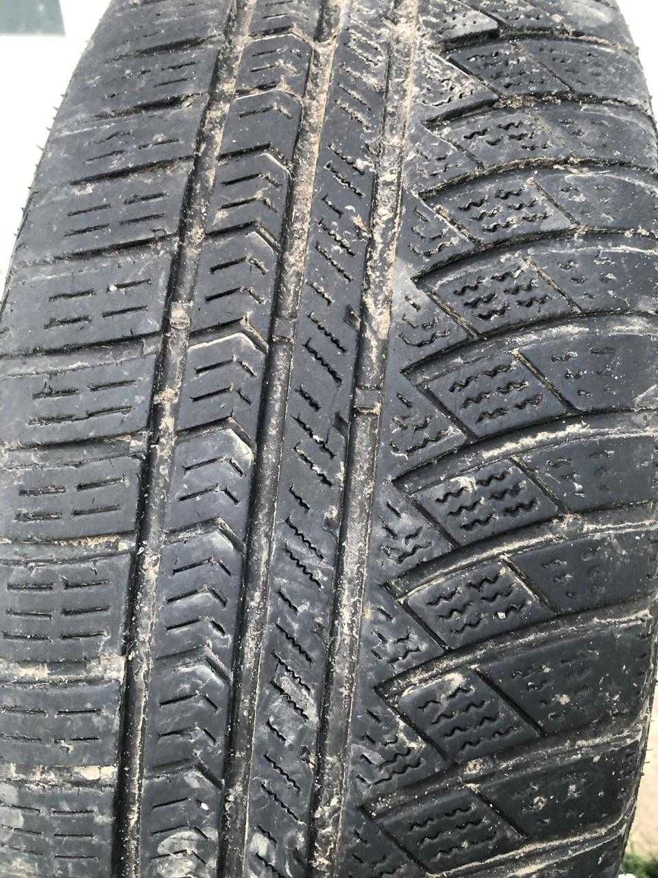 Продам 2  шины 215/60 R16 99H