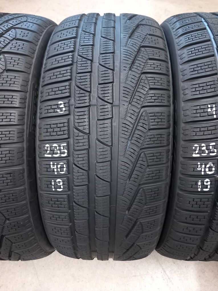 235/40R19 92V 4бр.PIRELLI WINTER Неразличими от НОВИ