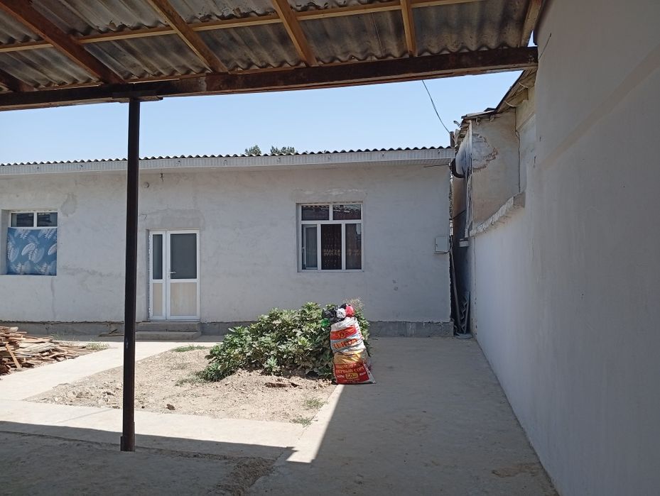 Yangi qurilgan xovli sotiladi