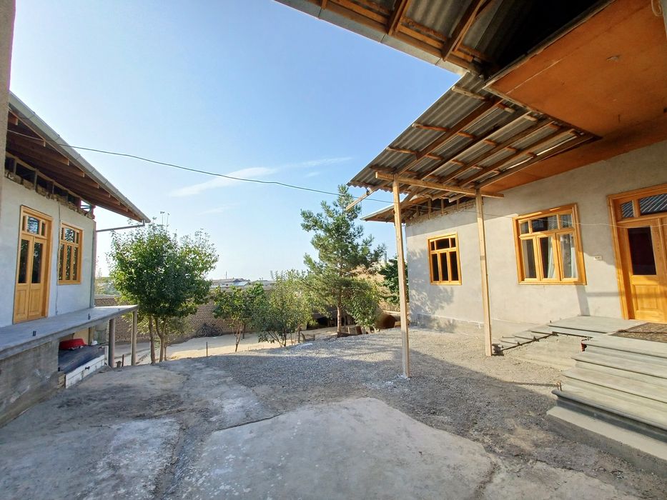 Xovli uy sotiladi
